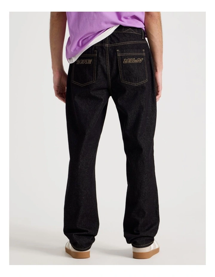 Straight Leg Rinsed Jean in Black image 5