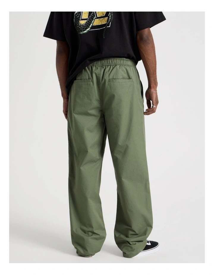 Wide Leg Lightweight Pant in Green image 5