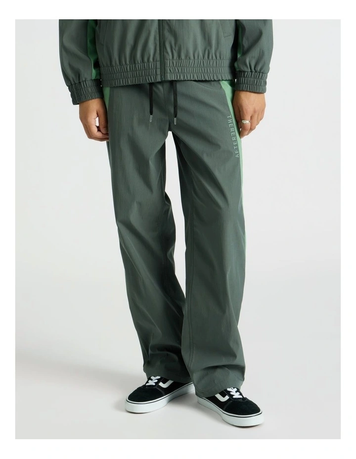 Retro Trackpant in Green image 4