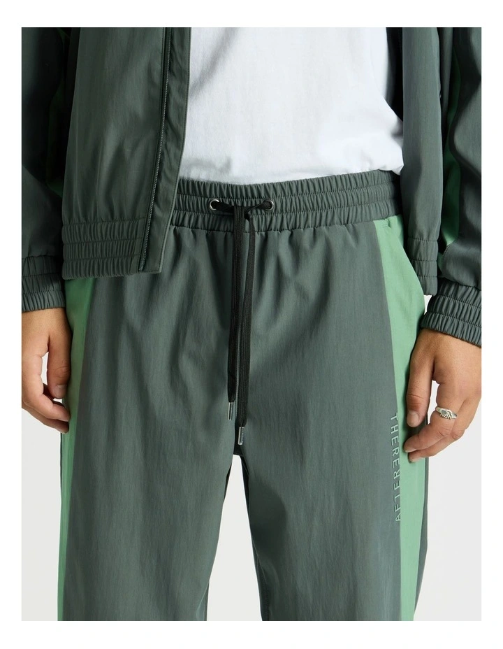 Retro Trackpant in Green image 5