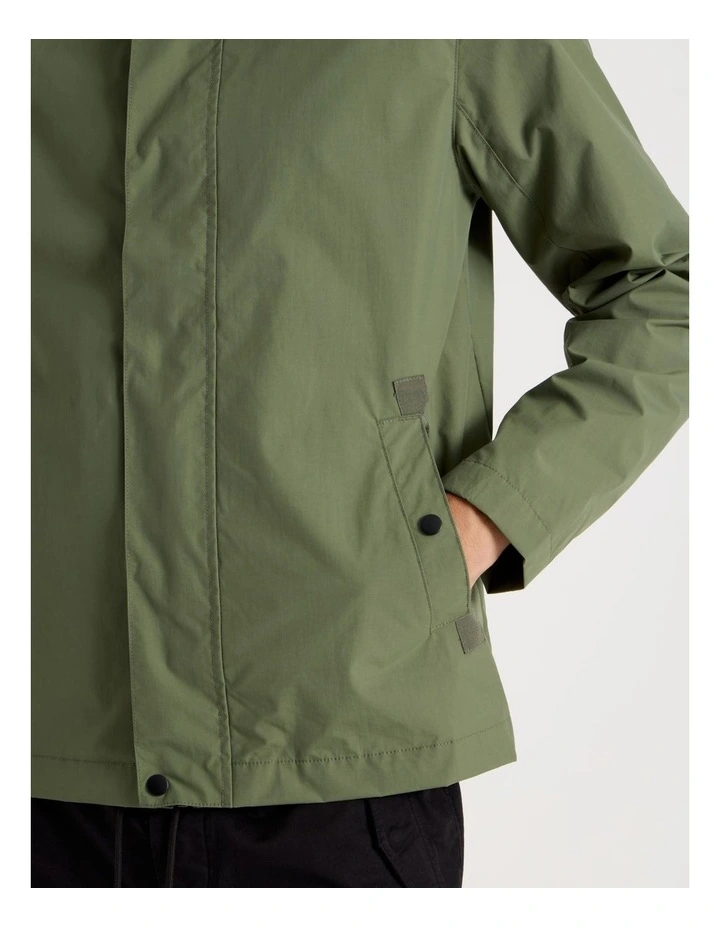 Techno Anorak in Olive image 7