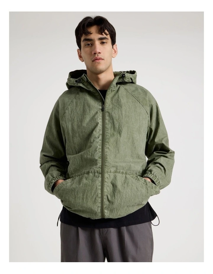 Raglan Sleeve Spray Jacket in Green image 4