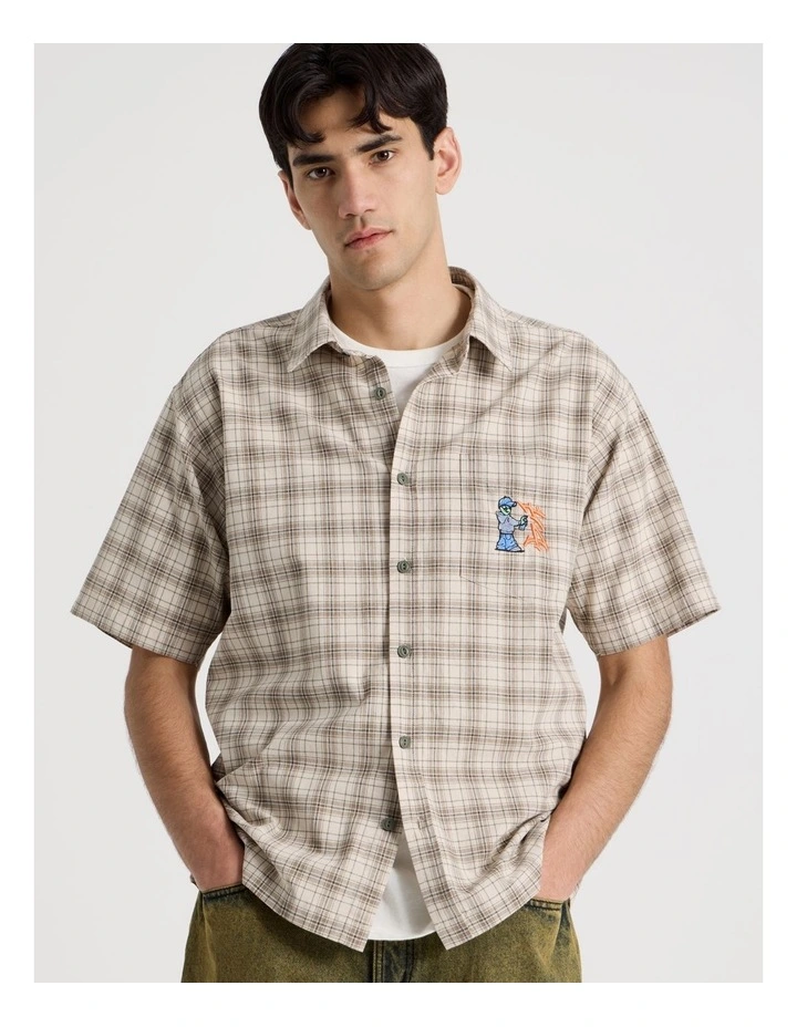 Graffiti Short Sleeve Shirt in Cream Check image 4