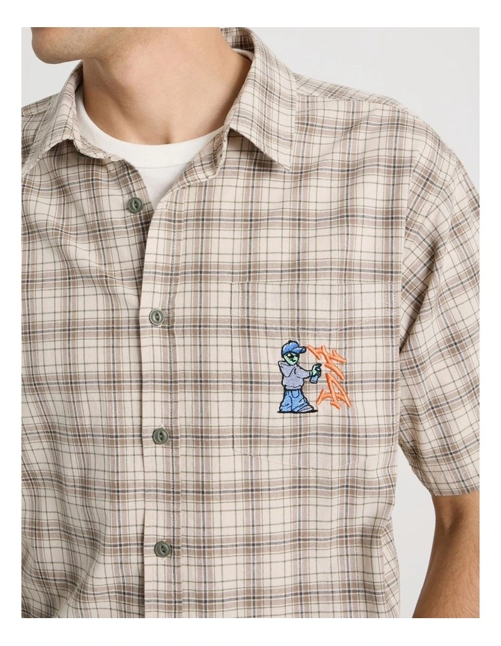 Graffiti Short Sleeve Shirt in Cream Check image 7