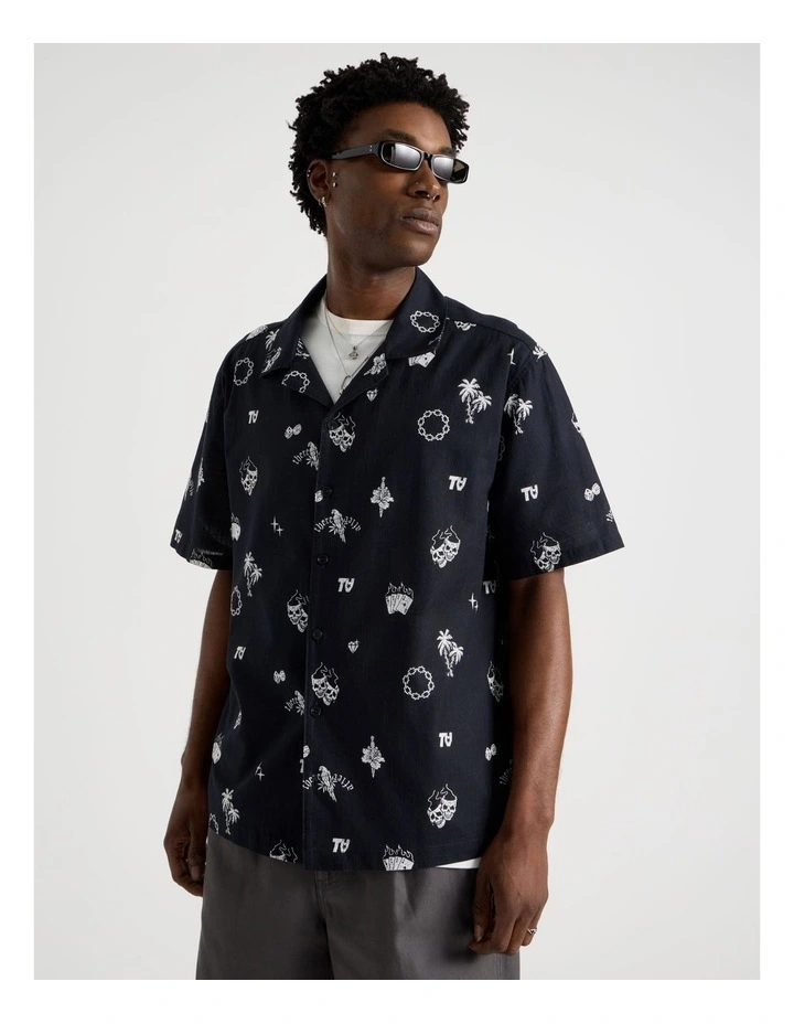 Short Sleeve Shirt in Black Resort Tropical Print image 5