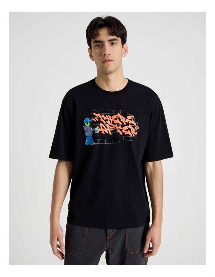 Graffiti Print Short Sleeve Tee in Black image 4