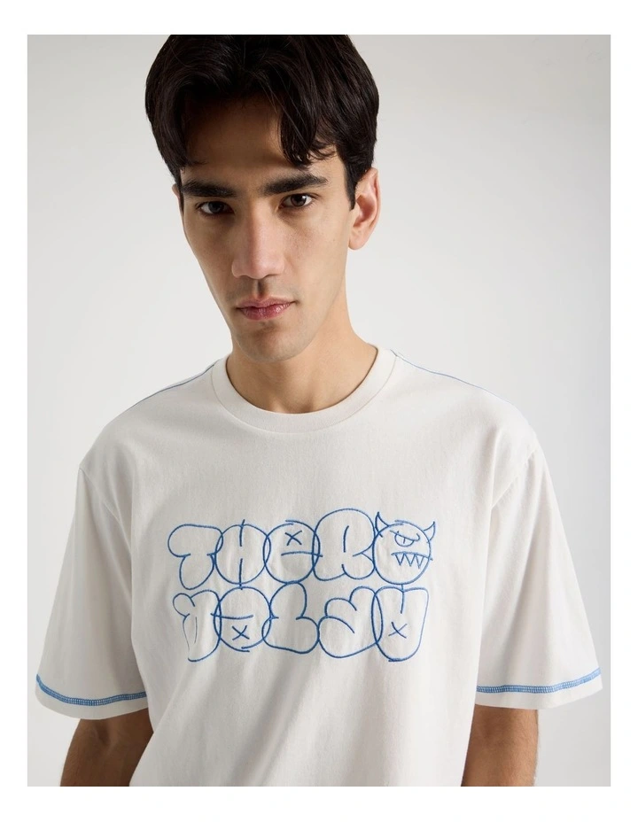 Contrast Stitch Print Short Sleeve Tee in White image 2