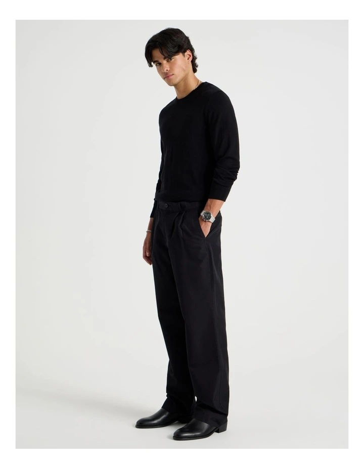 Double Pleat Tapered Fit Pants in Black image 3