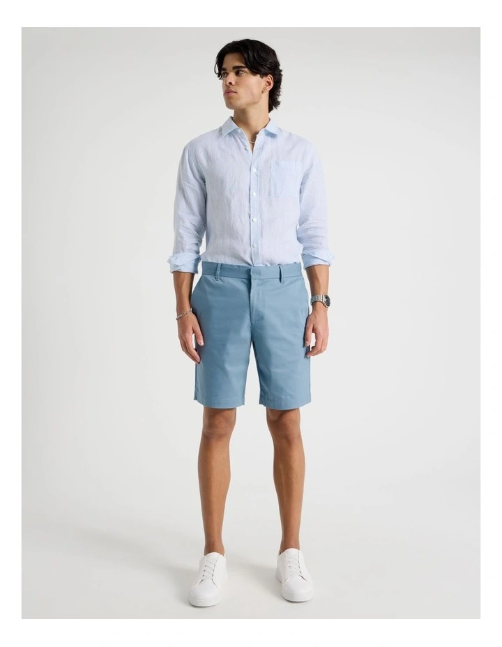 Chino Shorts in Blue image 7