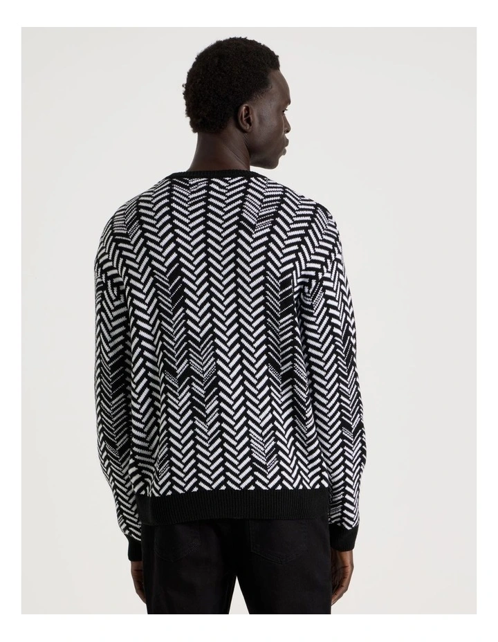 Herringbone Pattern Crew Neck Knit in Black image 5