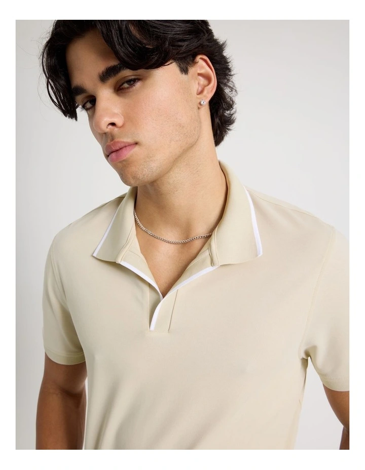 Contrast Tipping Open Collar Short Sleeve Polo in Sand image 3