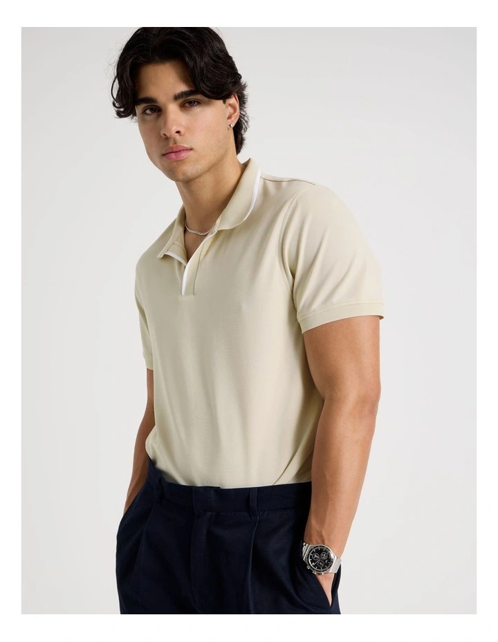 Contrast Tipping Open Collar Short Sleeve Polo in Sand image 4