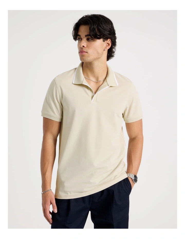 Contrast Tipping Open Collar Short Sleeve Polo in Sand image 5