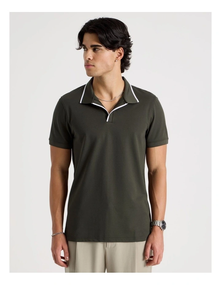 Contrast Tipping Open Collar Short Sleeve Polo in Khaki image 5