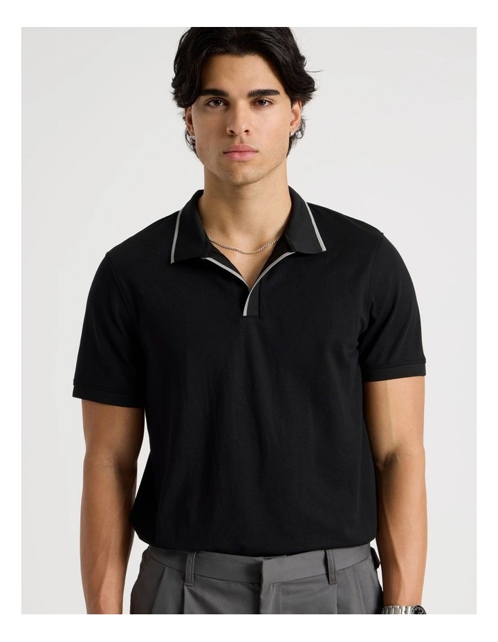 Contrast Tipping Open Collar Short Sleeve Polo in Black image 3