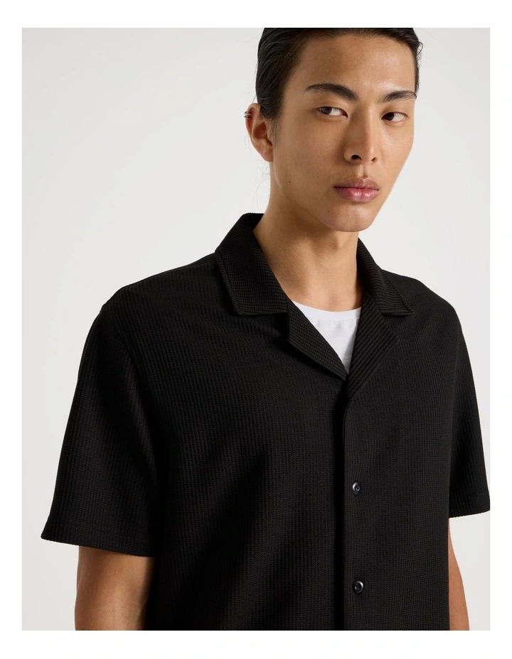 Relaxed Short Sleeve Textured Shirt in Black image 2
