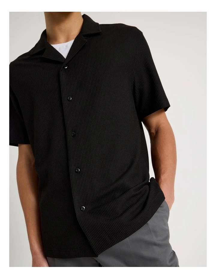 Relaxed Short Sleeve Textured Shirt in Black image 5