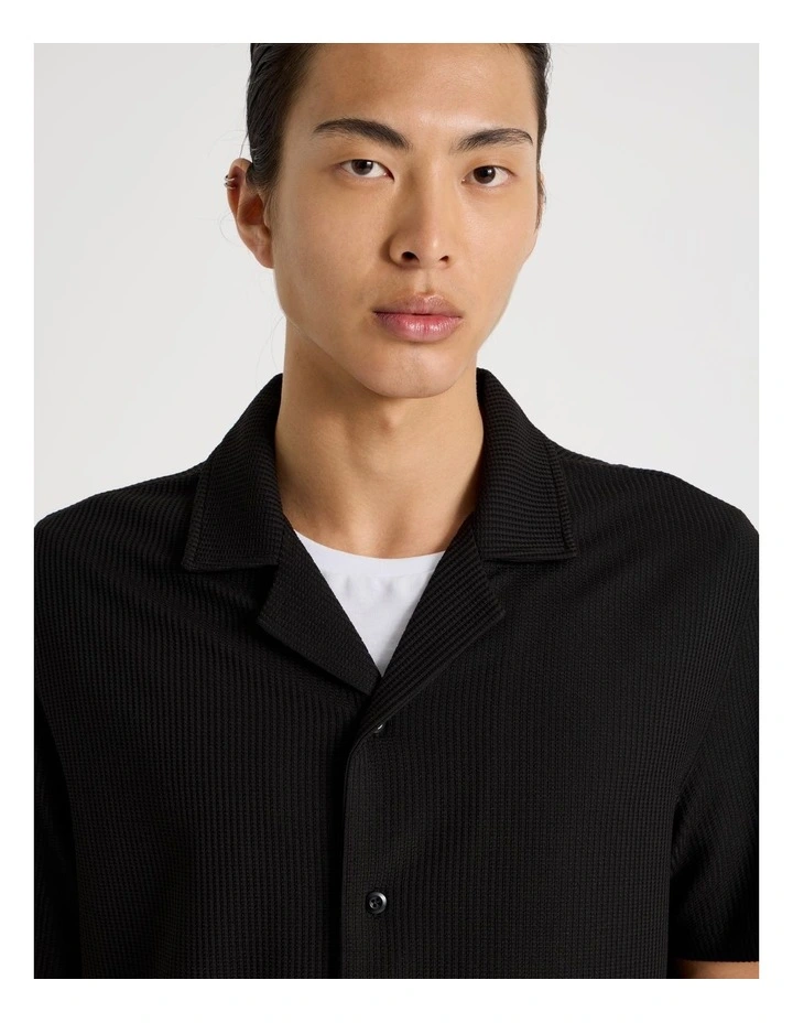 Relaxed Short Sleeve Textured Shirt in Black image 7