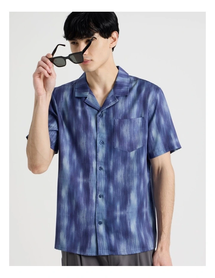 Resort Collar Printed Short Sleeve Shirt in Blue image 3