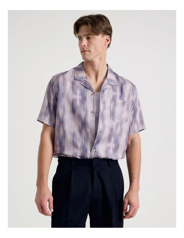 Resort Collar Printed Short Sleeve Shirt in Crimson image 3