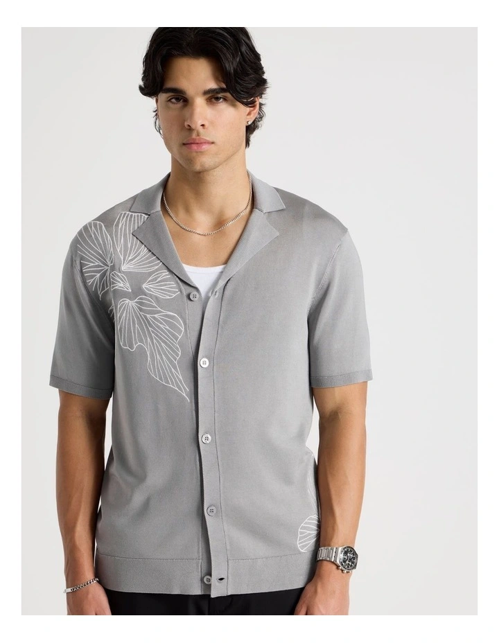 Embroidered Knit Short Sleeve Shirt in Grey image 4