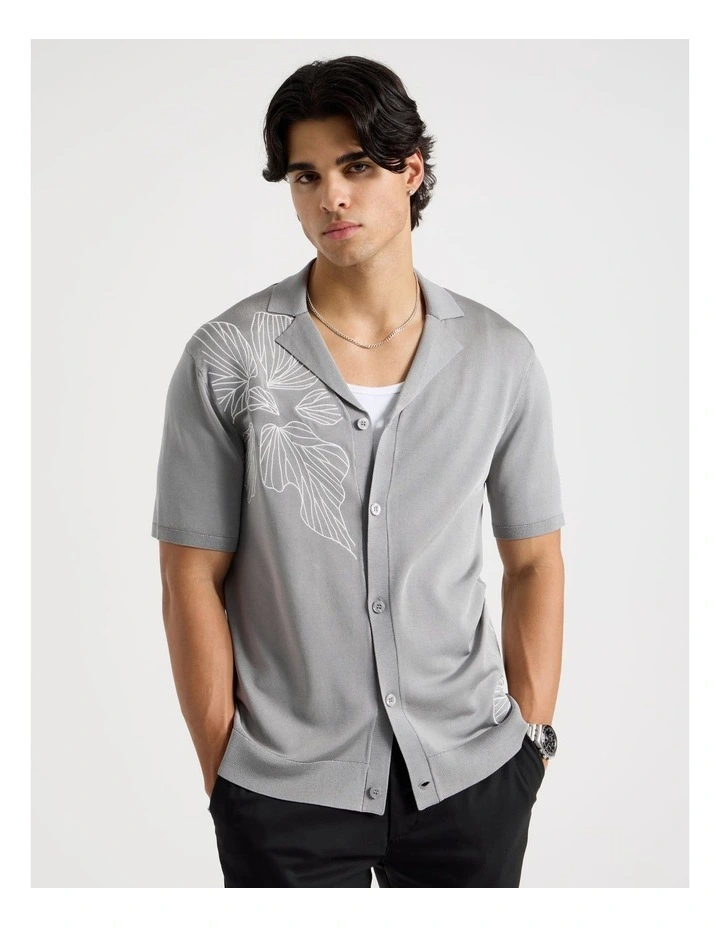 Embroidered Knit Short Sleeve Shirt in Grey image 5