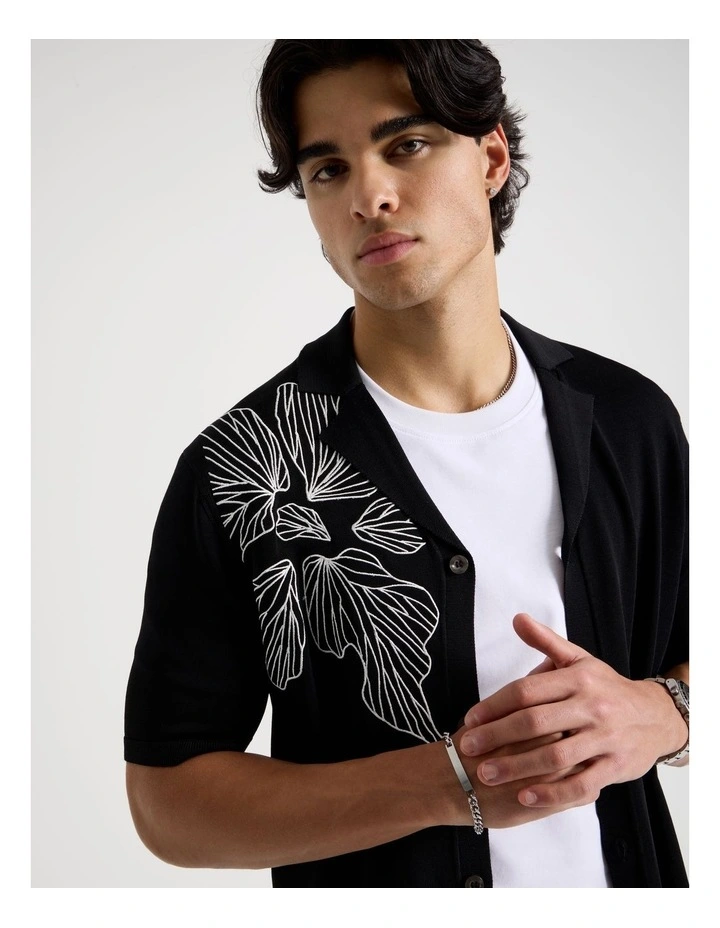 Embroidered Knit Short Sleeve Shirt in Black image 2