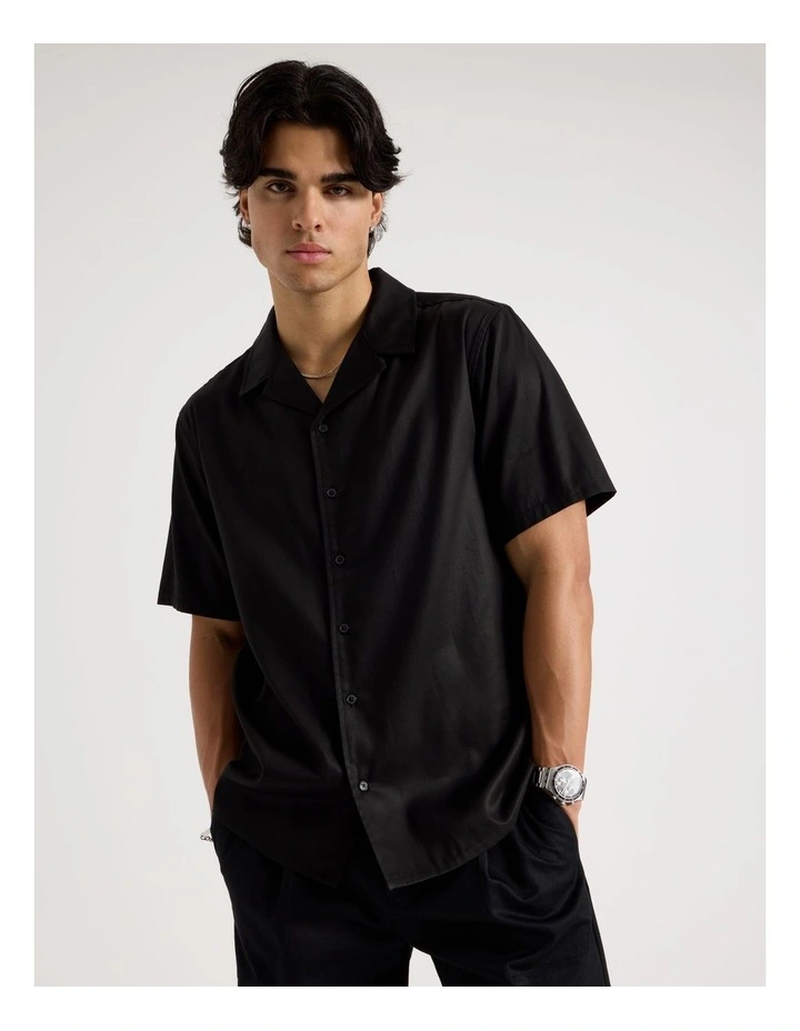 Relaxed Fit Resort Collar Lyocell Short Sleeve Shirt in Black image 1