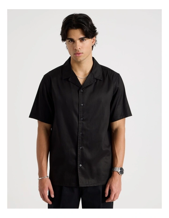 Relaxed Fit Resort Collar Lyocell Short Sleeve Shirt in Black image 3