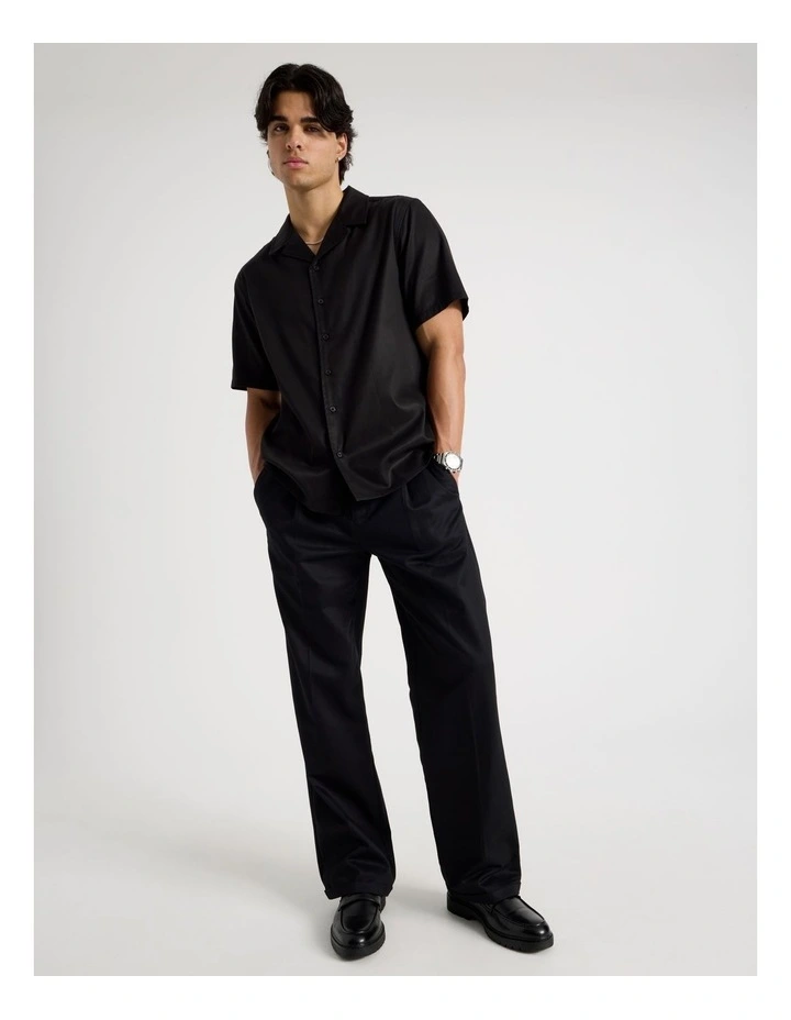 Relaxed Fit Resort Collar Lyocell Short Sleeve Shirt in Black image 7