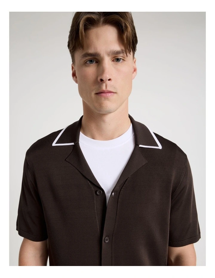 Short Sleeve Shirt in Chocolate image 3