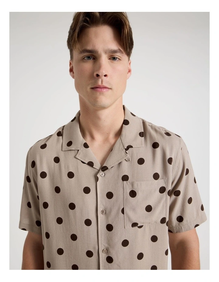 Relaxed Fit Resort Collar Polka Dot Short Sleeve Shirt in Sand image 7