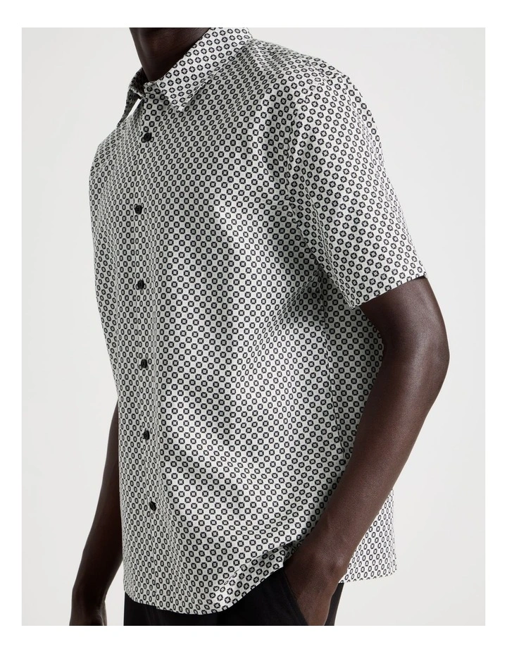 Geo Print Short Sleeve Shirt in Black image 7