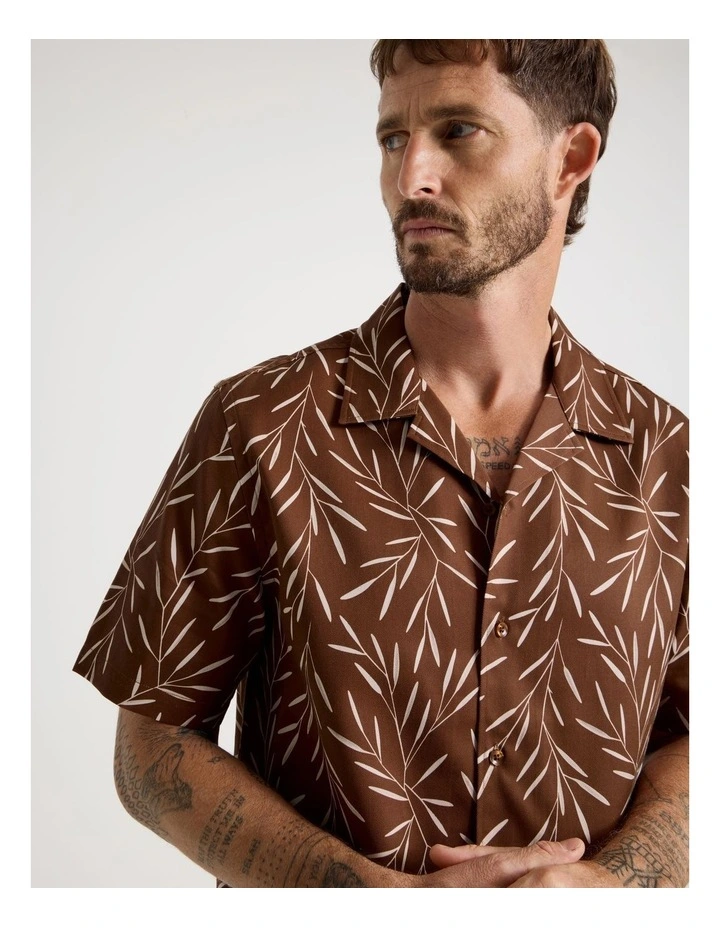 Shirt in Brown Bamboo Leaf Print image 3