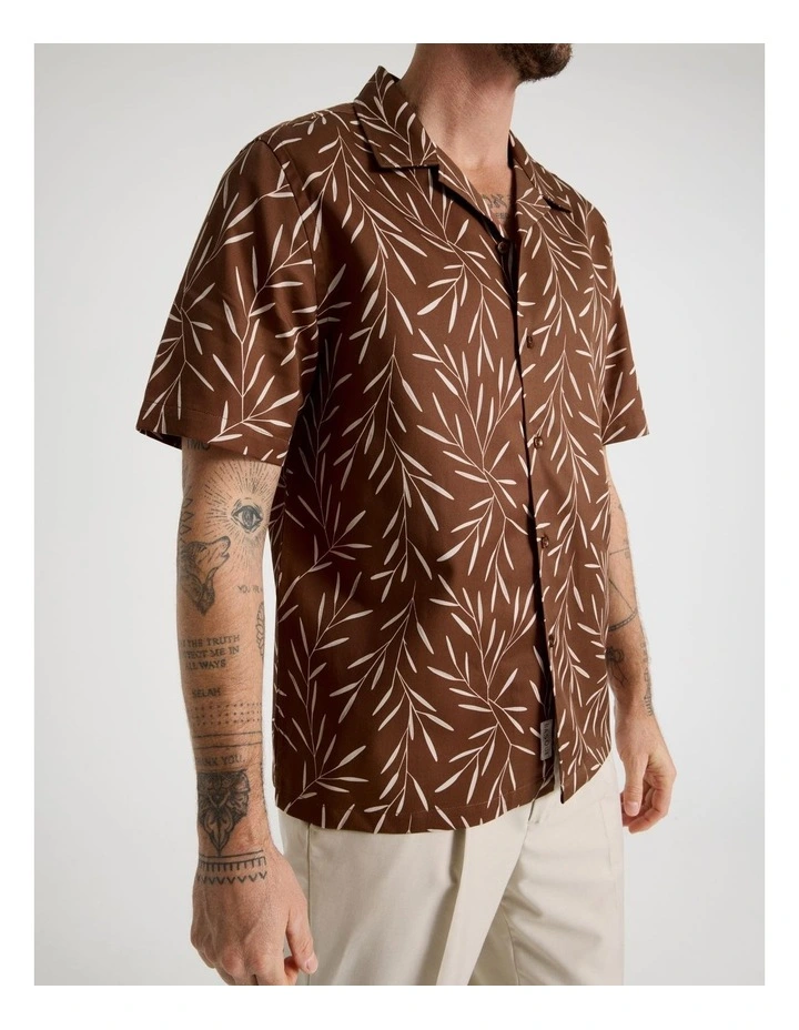 Shirt in Brown Bamboo Leaf Print image 4