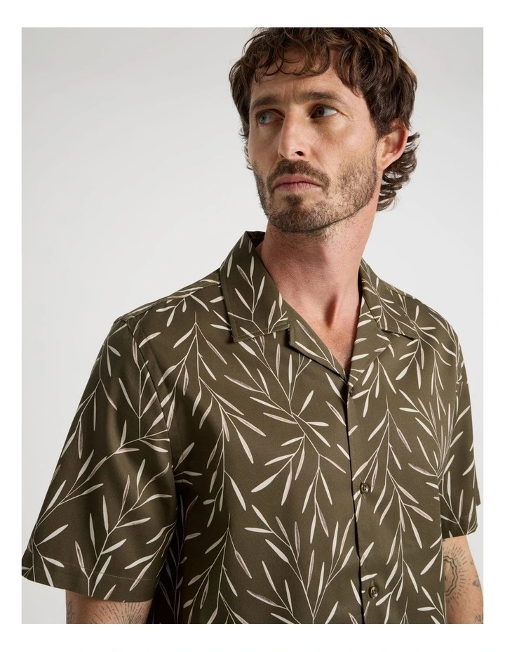 Shirt in Green Bamboo Leaf Print image 6