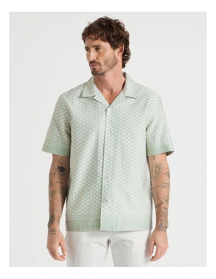Border Shirt in Light Green Geometric Print image 3