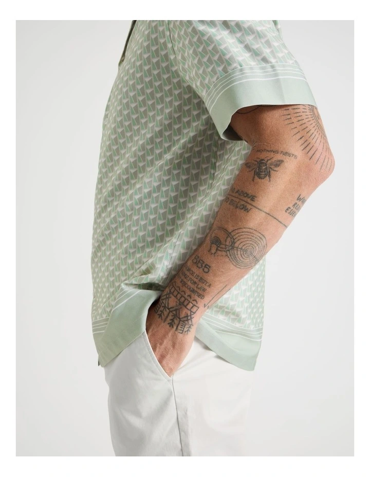 Border Shirt in Light Green Geometric Print image 7