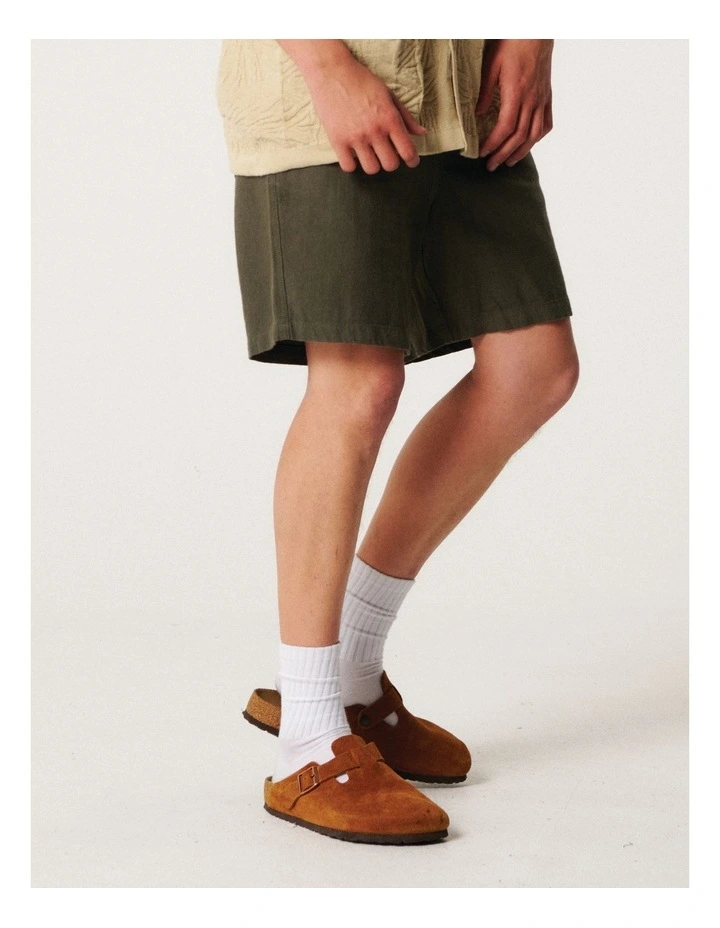 Cruiser Linen Short in Sage image 5