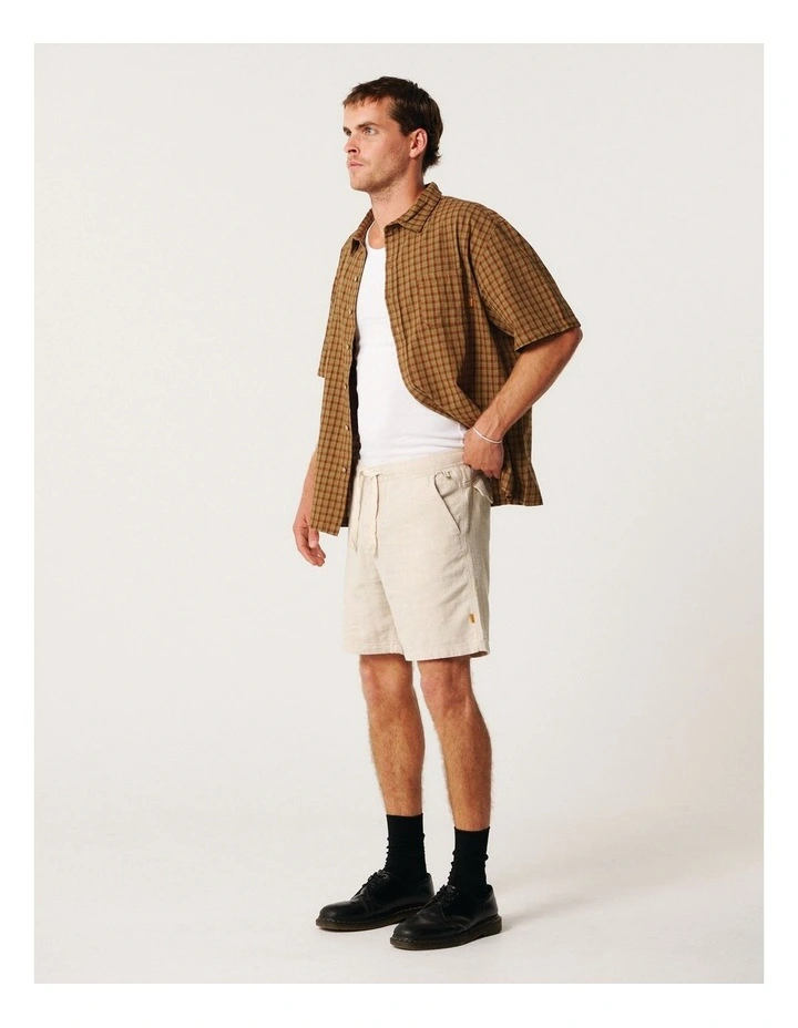 Cruiser Linen Short in Ecru image 3