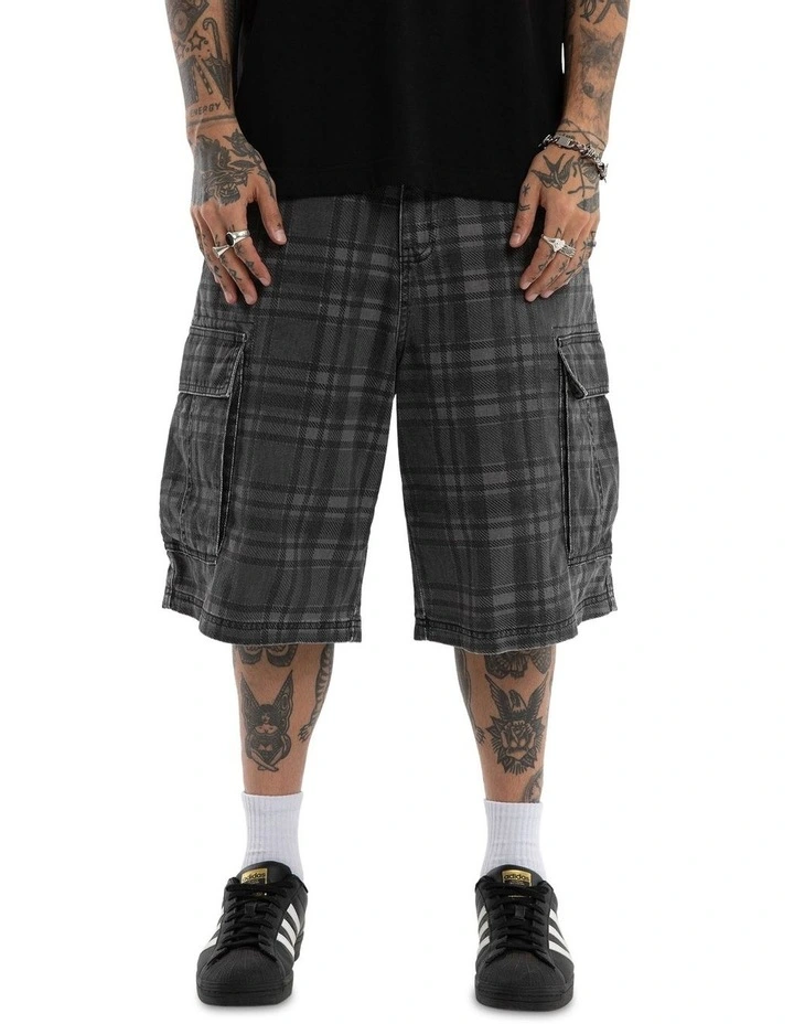 Wilson K7 Super Baggy Short in Black image 4