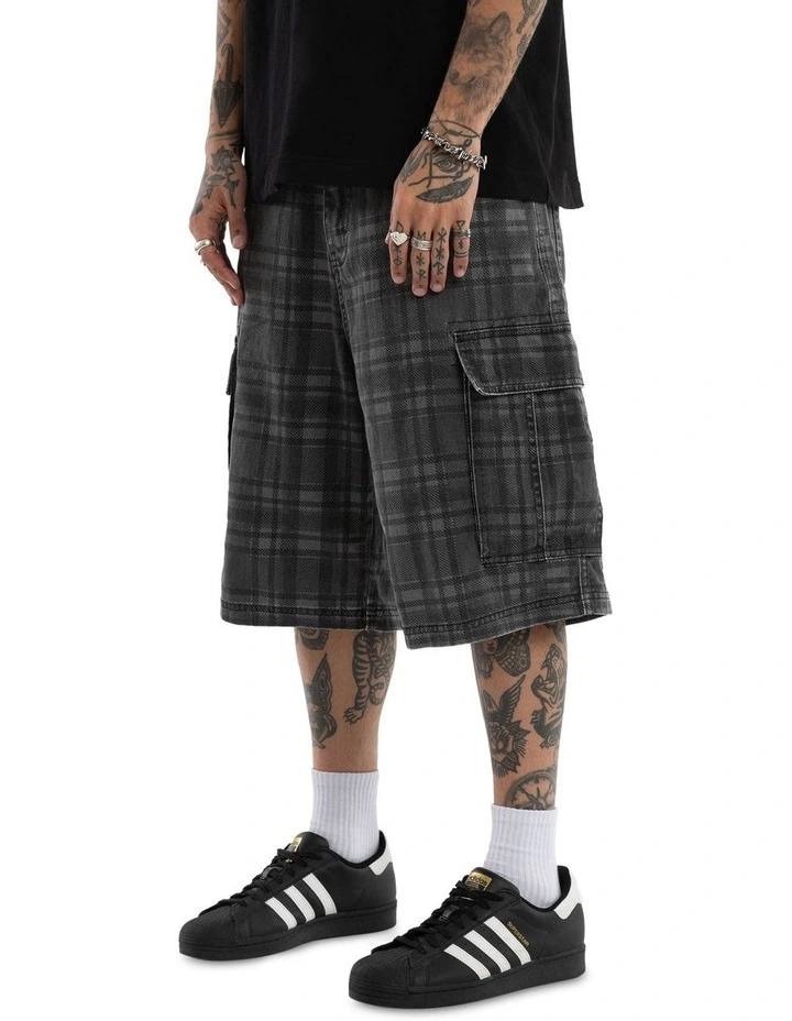 Wilson K7 Super Baggy Short in Black image 5