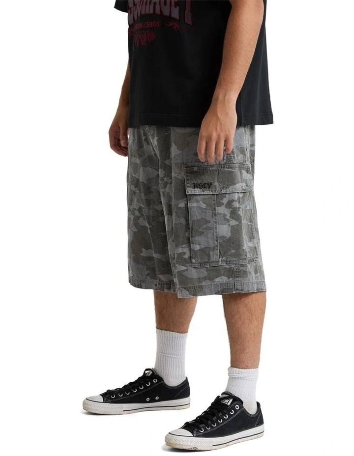 K7 Super Baggy Cargo Shorts in Multi image 3
