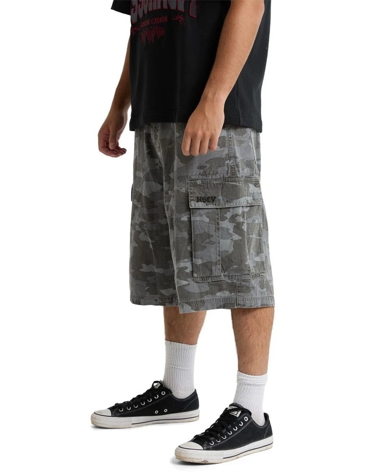 K7 Super Baggy Cargo Shorts in Multi image 4