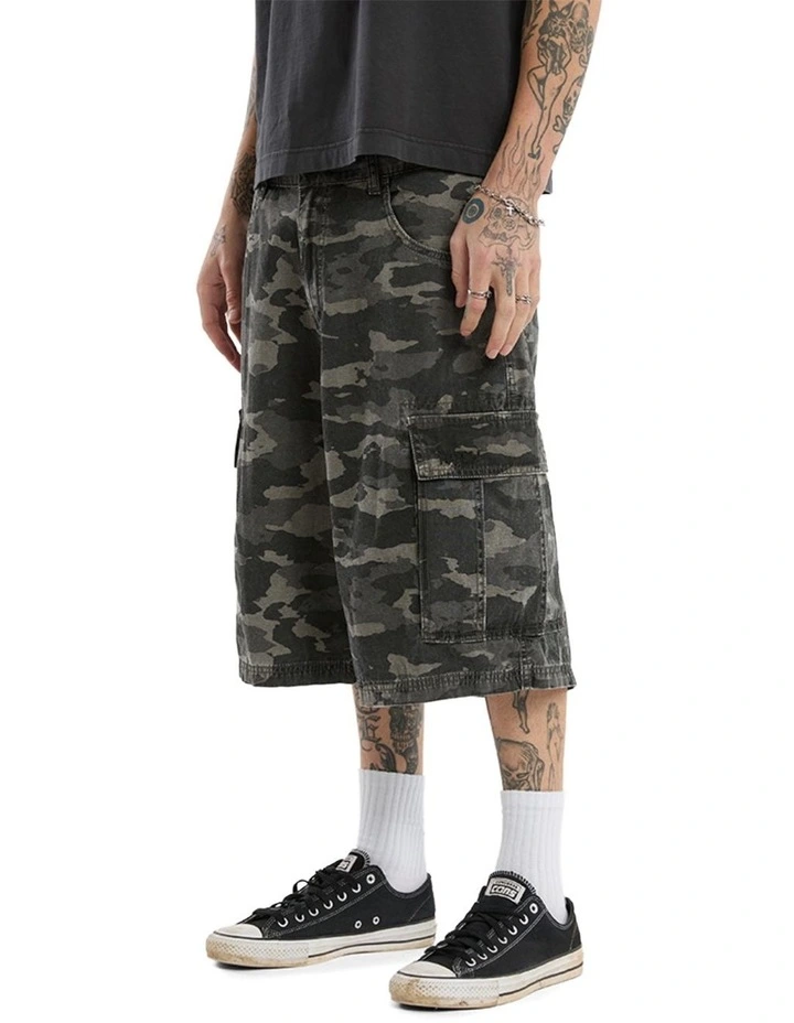 K7 Super Baggy Cargo Shorts in Multi image 6