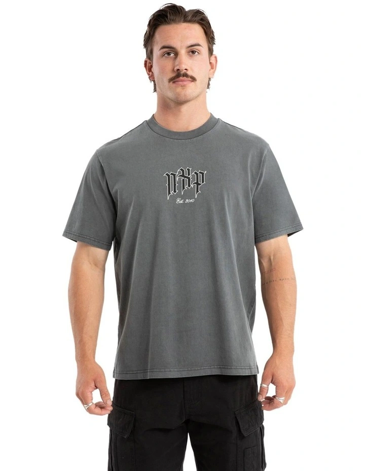 Prevail Classic Tee in Pigment Charcoal image 2