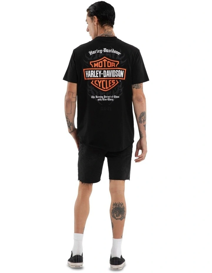 Kickstand Tee in Black image 5