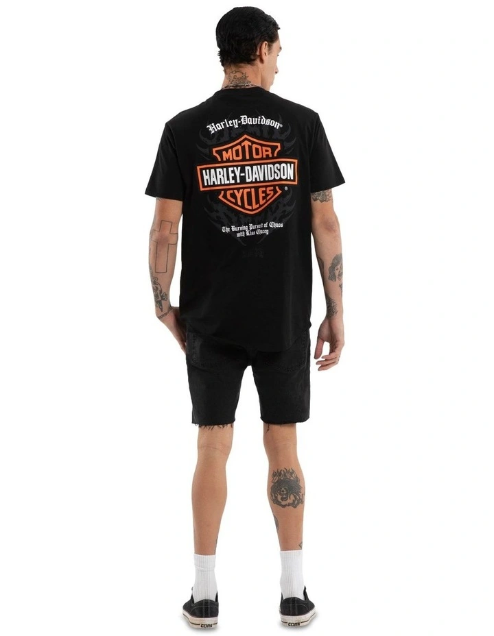 Kickstand Tee in Black image 6