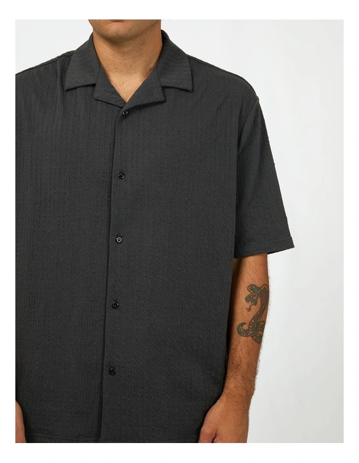Liberate Short Sleeve Shirt in Black image 4