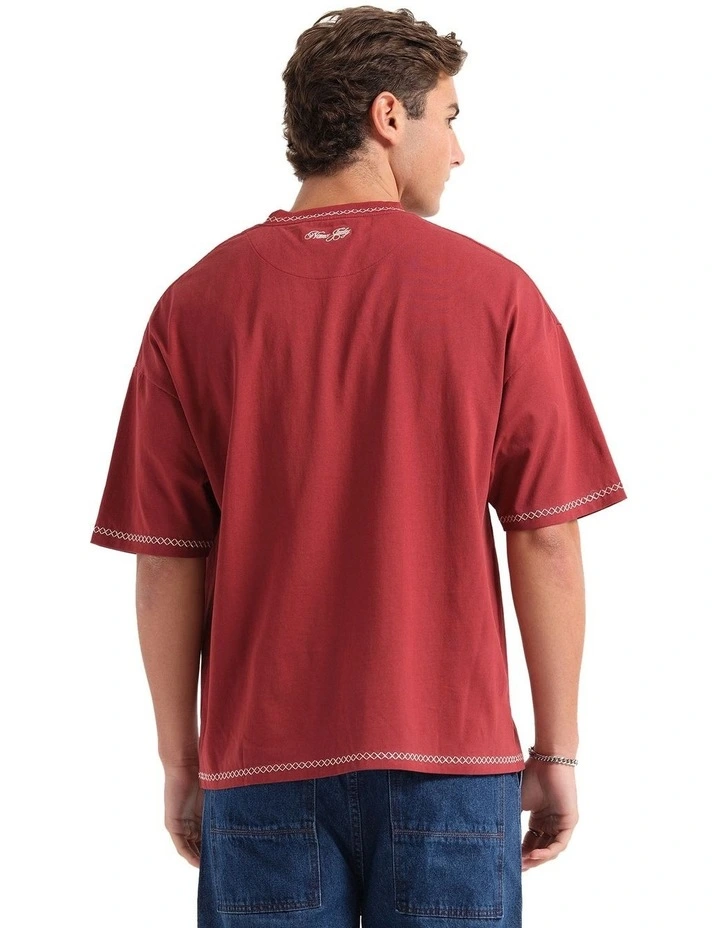 Felix T-Shirt in Burdgundy image 2